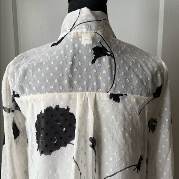 Monteau Black and White Floral Blouse - Picture 7 of 11